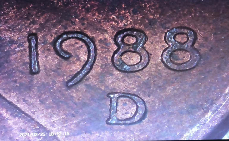 Looking-Over-My-1988-D-Pennies-And-Noticed-The-Mint-Mark-Is-Moving-Around.